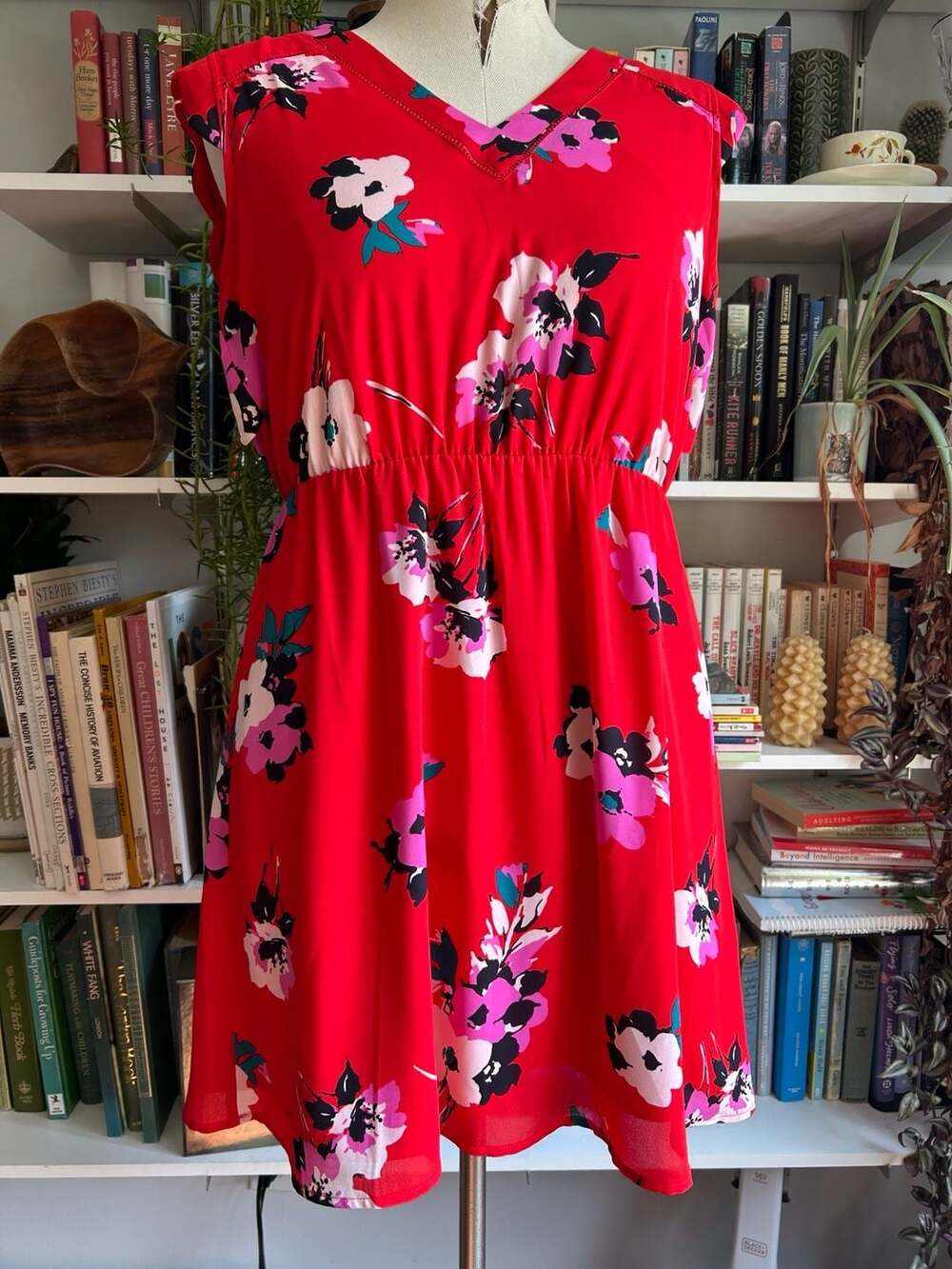 41 Hawthorn Midnight Scallop Detail Red Floral Dress